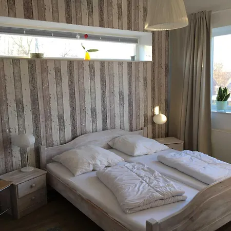Moderne Strandnahe Tuemmler *